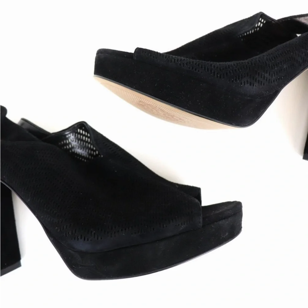 Vince camuto size