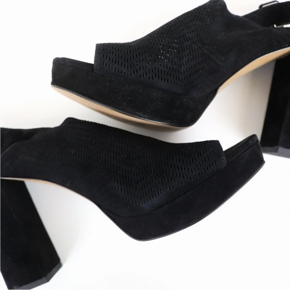 Vince camuto size