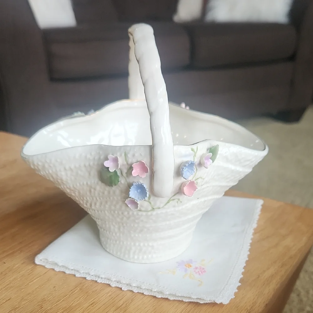 Lefton's Ceramic Basket with Floral Design Embroidered Napkin
