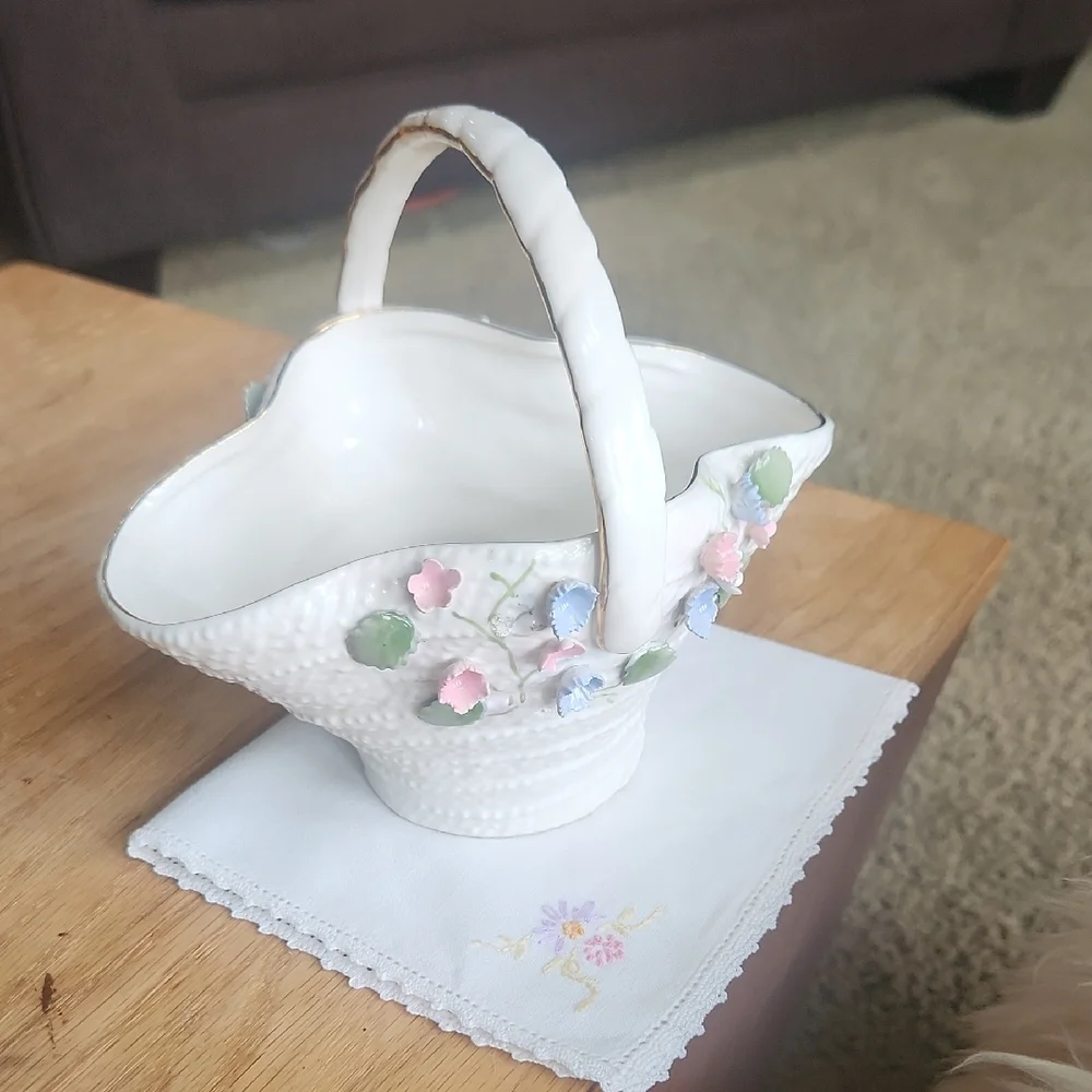 Lefton's Ceramic Basket with Floral Design Embroidered Napkin