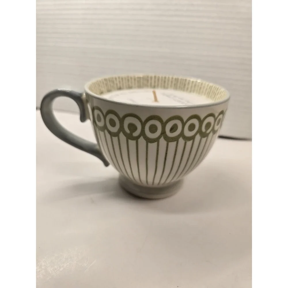 Prosperity Candle Flicker & Sip Chai Tea Scent Hand Painted Stonewear Mug‎ Green