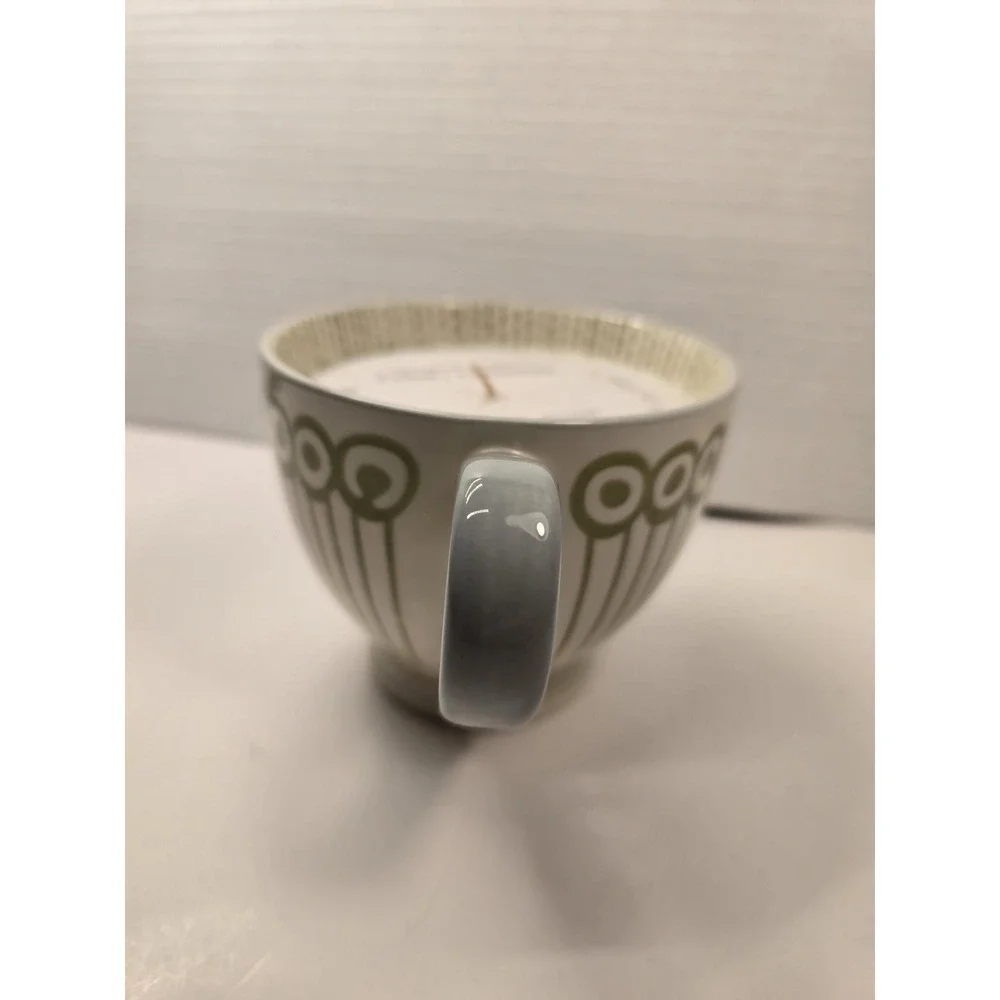 Prosperity Candle Flicker & Sip Chai Tea Scent Hand Painted Stonewear Mug‎ Green