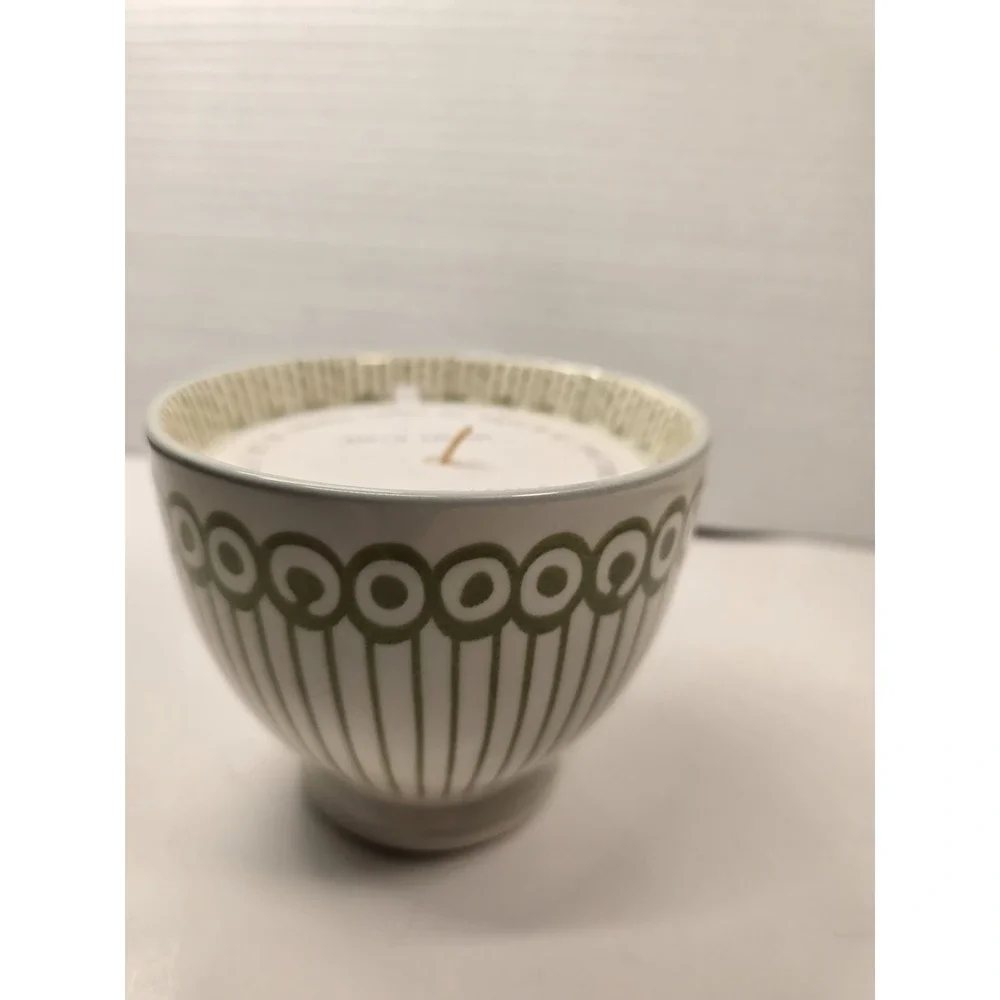 Prosperity Candle Flicker & Sip Chai Tea Scent Hand Painted Stonewear Mug‎ Green