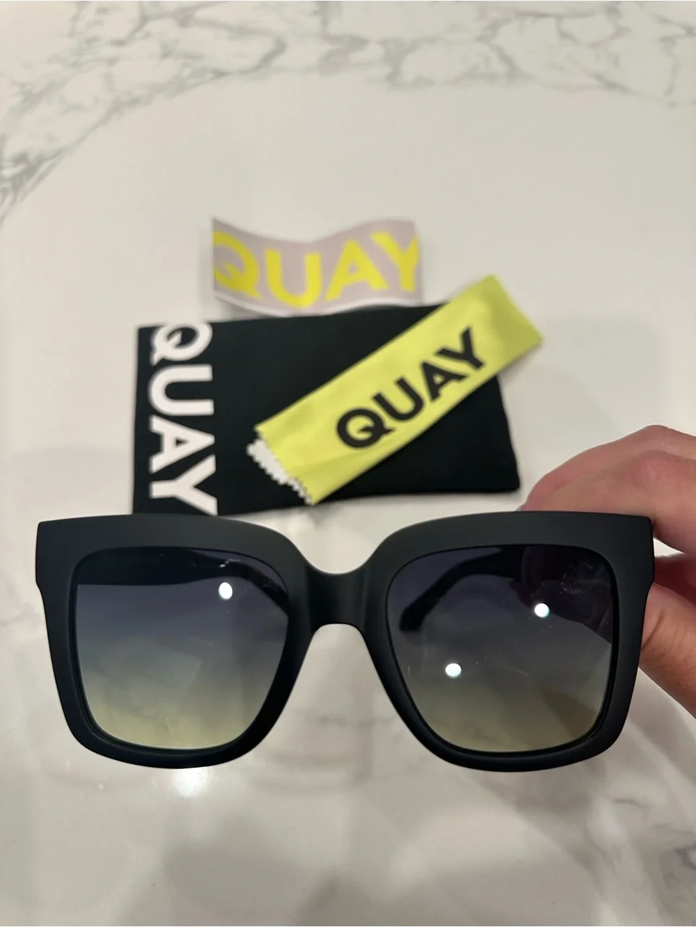 Quay Australia bold square
