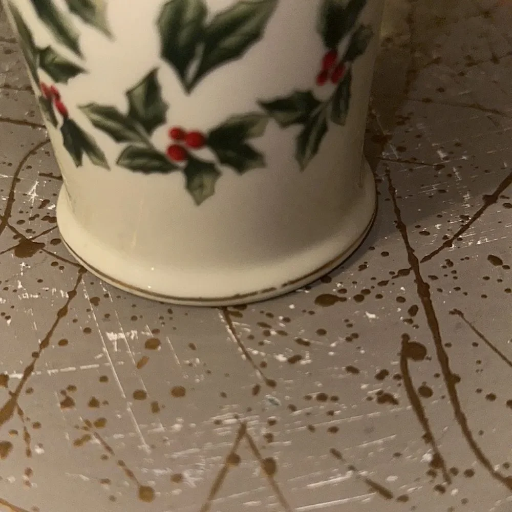 Living Quarters Christmas Winterberry Basket Vase White Green Red Gold