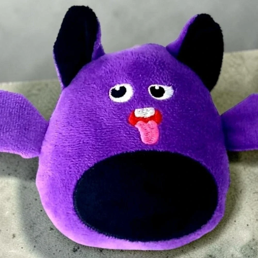 Thrills & Chills Purple Bat Plush Squeak Crinkle Dog Toy Halloween Retired Toy