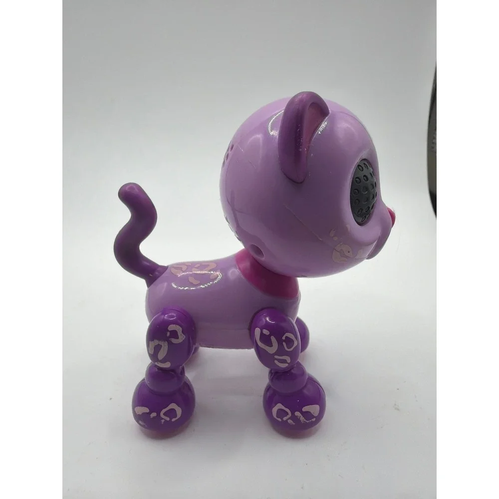 Spin Master Zoomer Zuppies Interactive Puppy Dog 3 Inch responds to touch Purple
