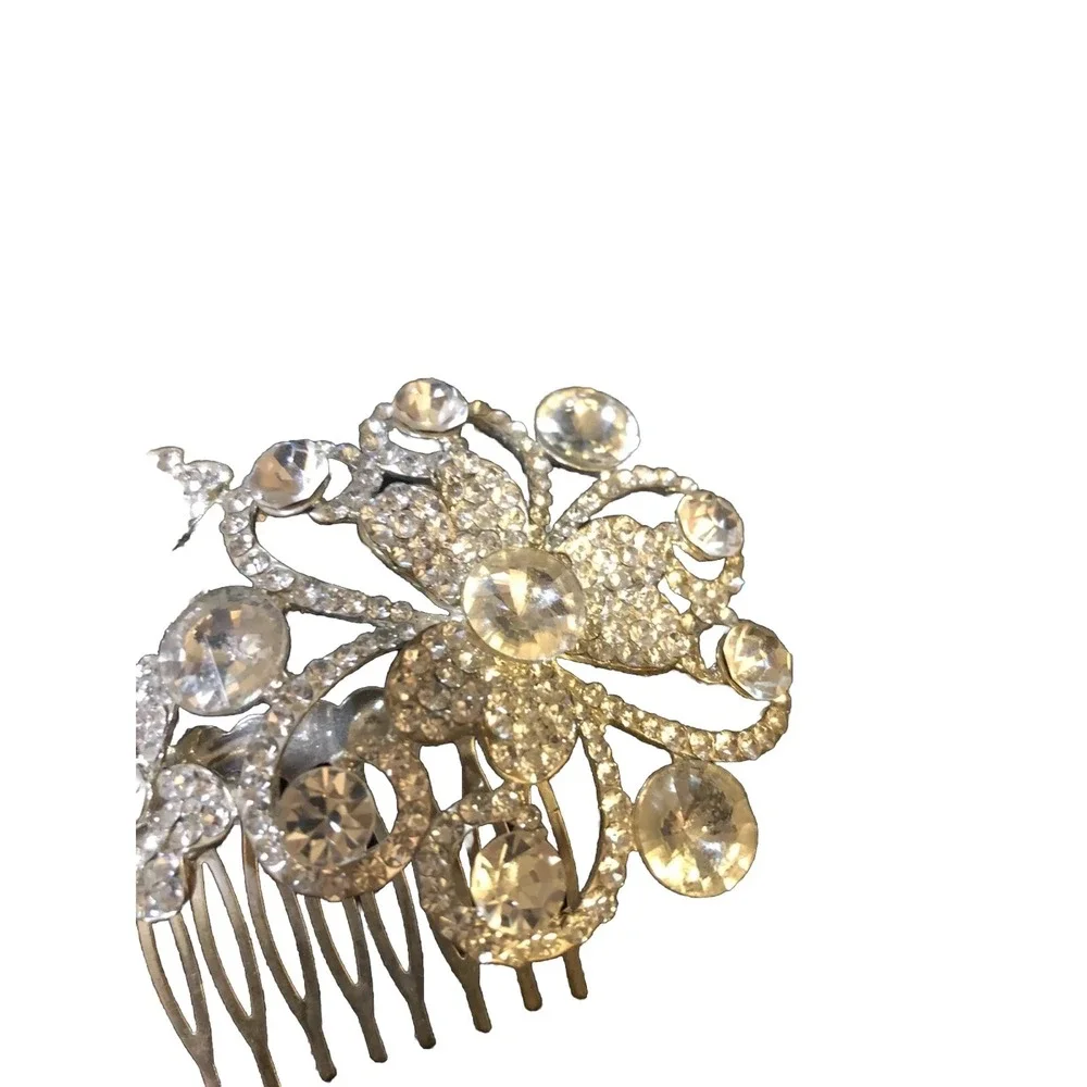 The Unbranded Brand hair accessory