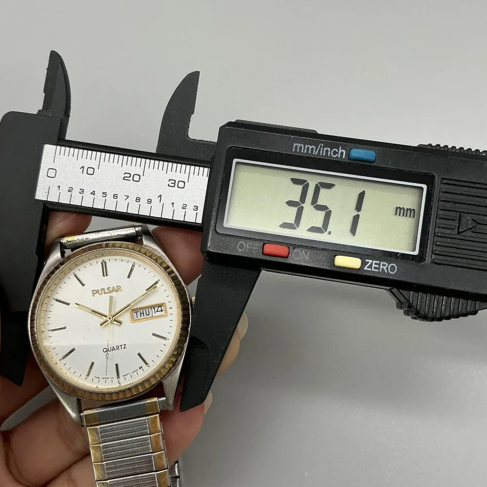 Pulsar packaging display dial