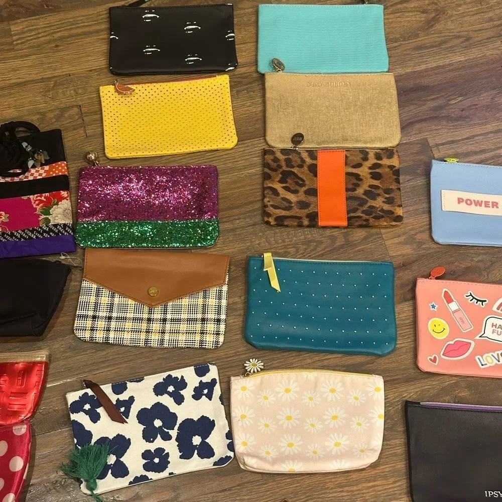 Bag mini’s Ipsy, Mary Kay ect bundle  mini, coin, excellent condition 26 total