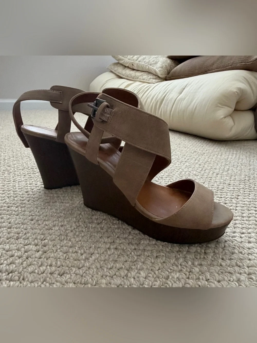 Indigo rd. - Women's Taupe Suede Strappy Platform Sandals (7)