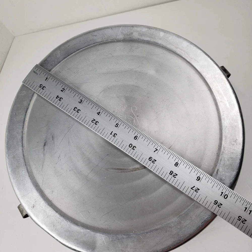 Vintage Regal Quality Aluminum Cake Carrier Locking Lid Ribbed Mid Century 10