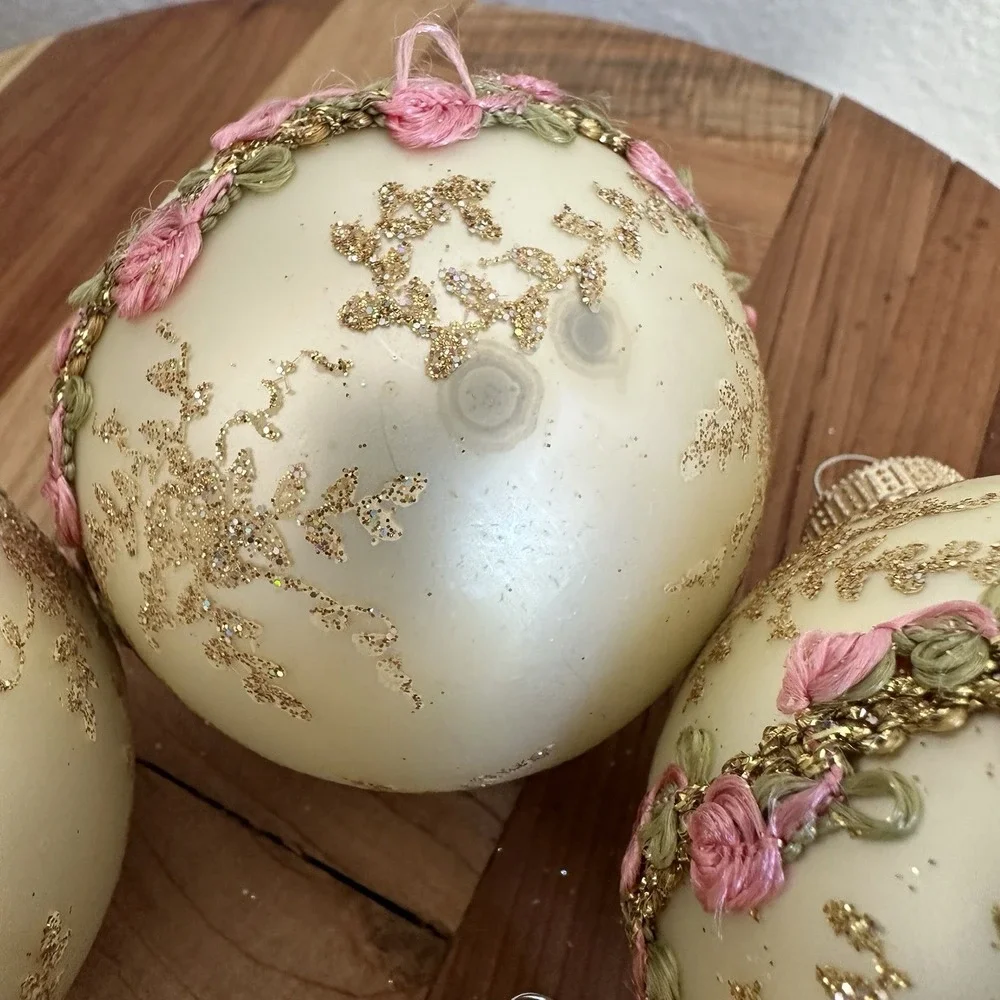 VTG 4 Christmas Glass Ornaments 2.625 Inch Yellow Glitter Floral Ribbon Ball‎