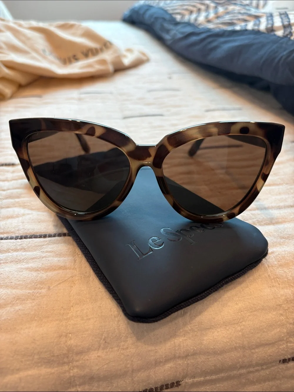 Le Specs fashionable classic