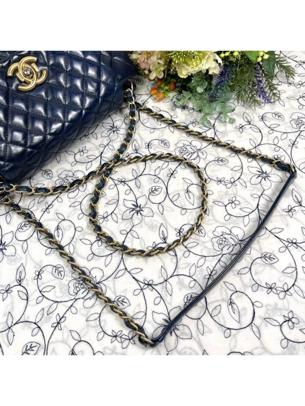 Chanel Quilted Chain Shoulder Bag Lambskin