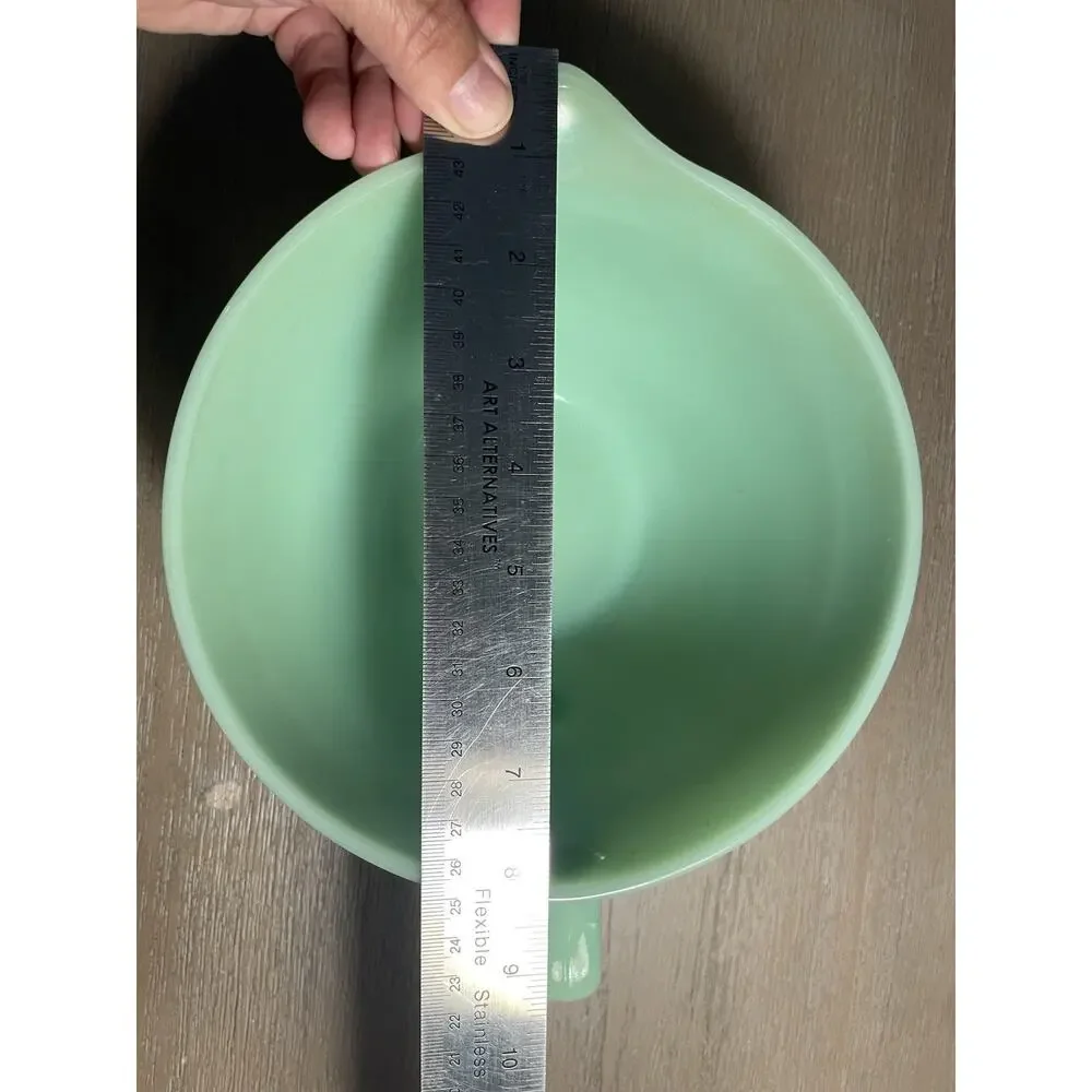 Vintage Fire-King Jadeite Batter Bowl 7.5” Mixing Bowl Pour Spout Hairline
