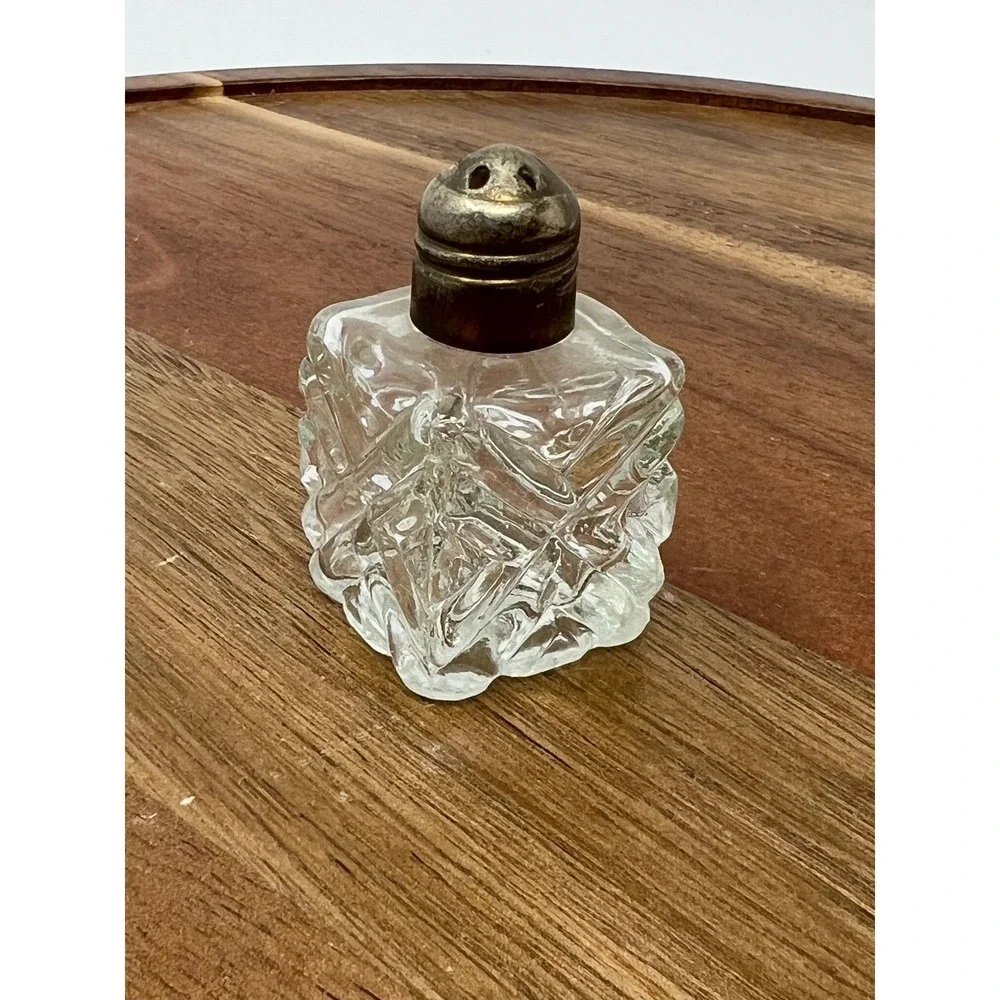 Set of‎ 6 Vintage Square Glass Salt Pepper Shakers with Metal Lids