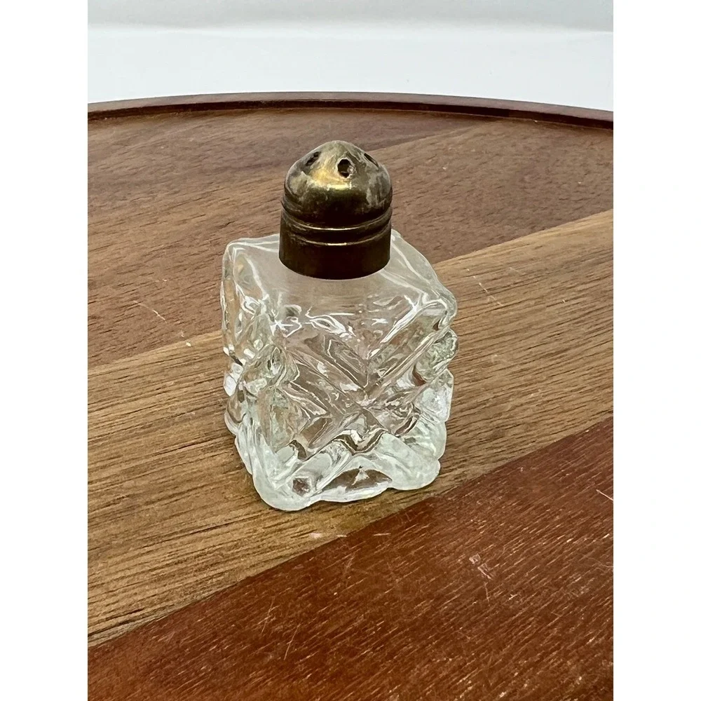 Set of‎ 6 Vintage Square Glass Salt Pepper Shakers with Metal Lids