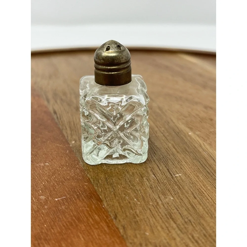 Set of‎ 6 Vintage Square Glass Salt Pepper Shakers with Metal Lids