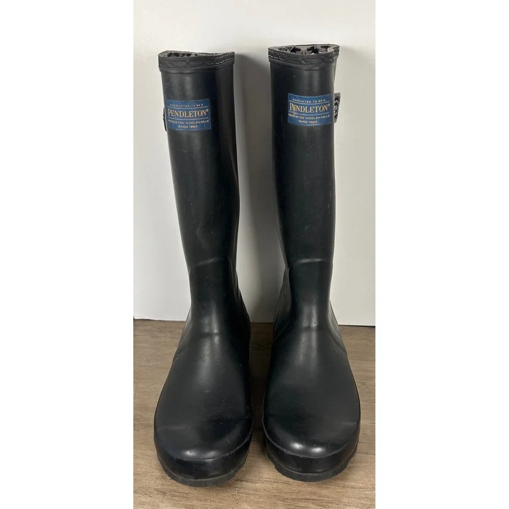Pendleton tall boots signs