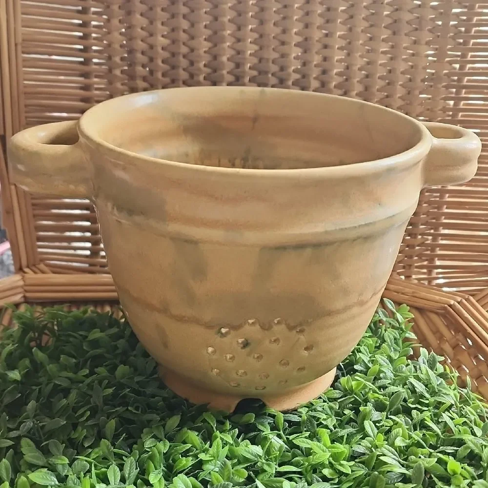 Vintage Art Pottery Berry Collander Jim Davis