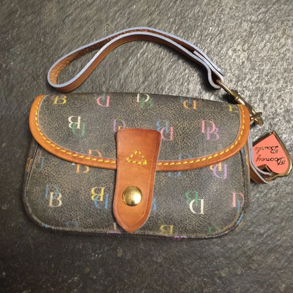 Dooney‎ & Bourke wristlet