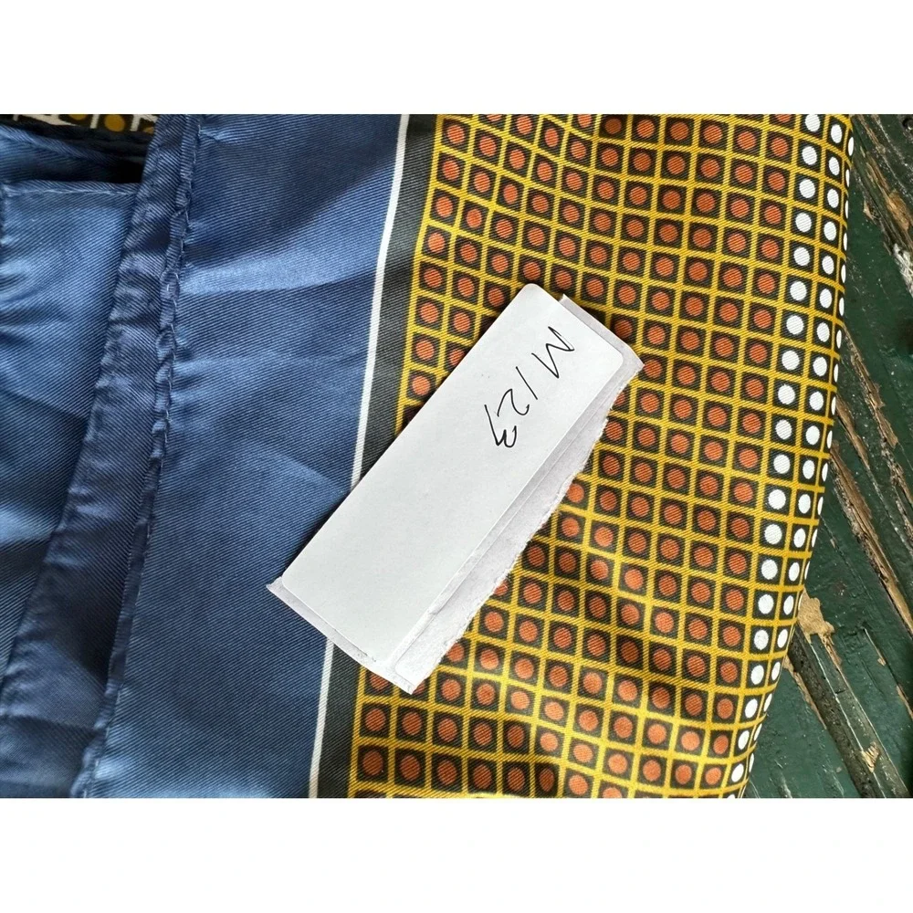 N/A vintage square