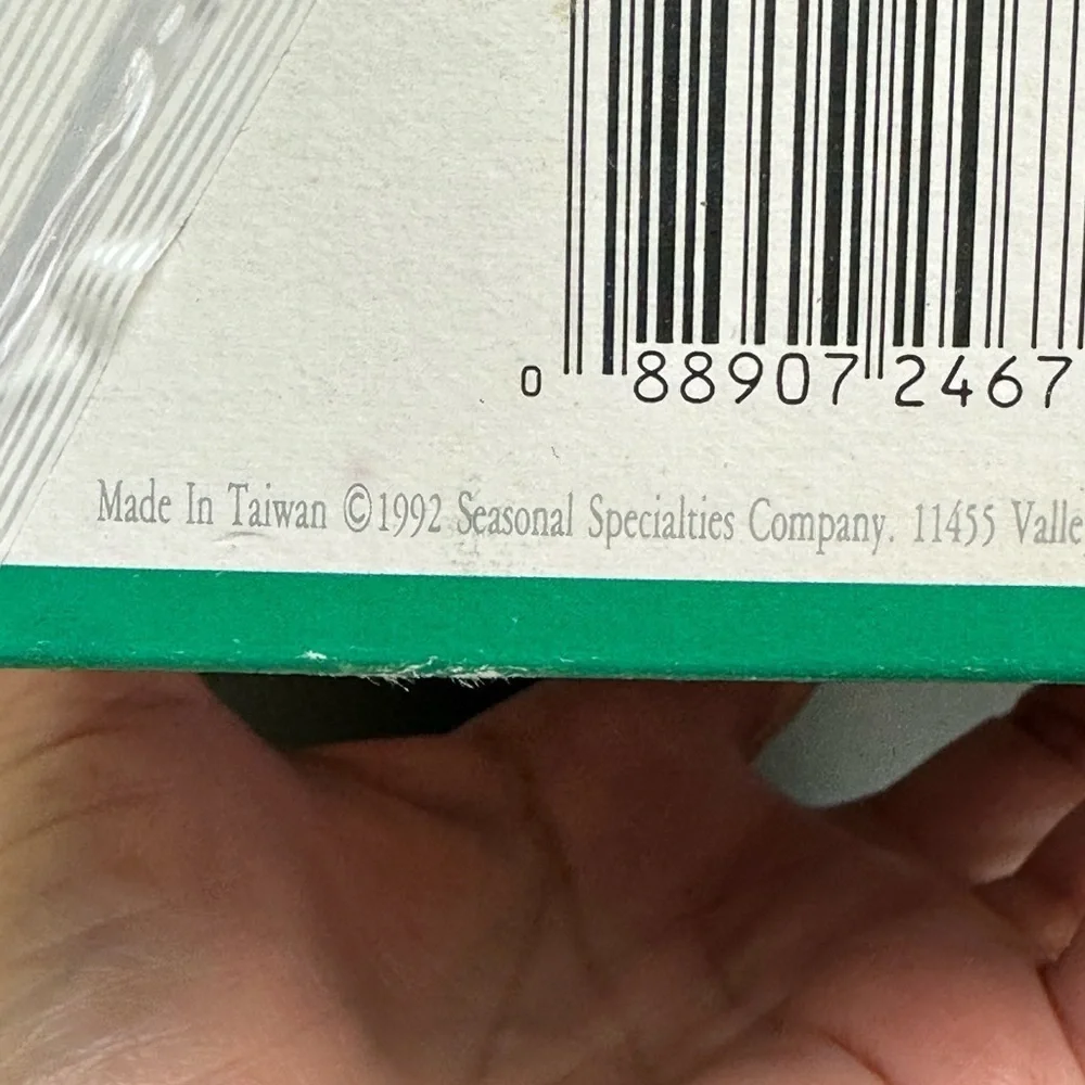 Seasonal Specialties Co. vtg hand