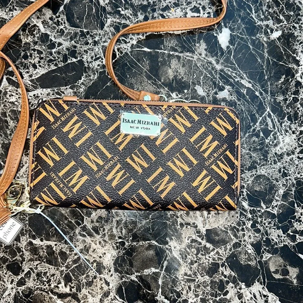 Isaac Mizrahi reposhing this