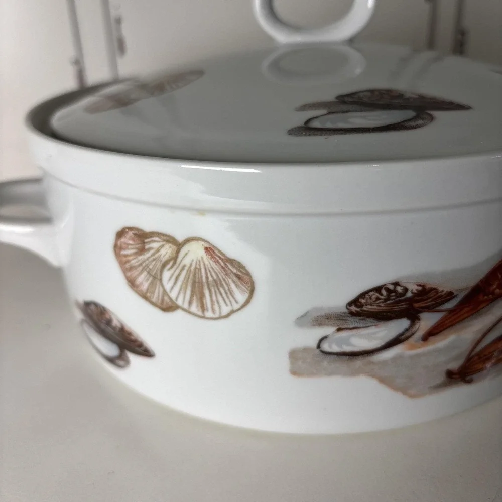 VTG Seafood Soup‎ Tureen w/ Lid Lobster Clams Handles Made in Japan Porcelain