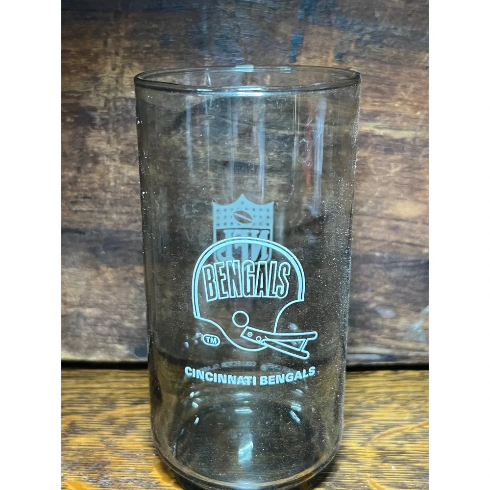 Vintage 1979 Cincinnati Bengals NFL Burger Chef Smoked Collector Glass 5.5