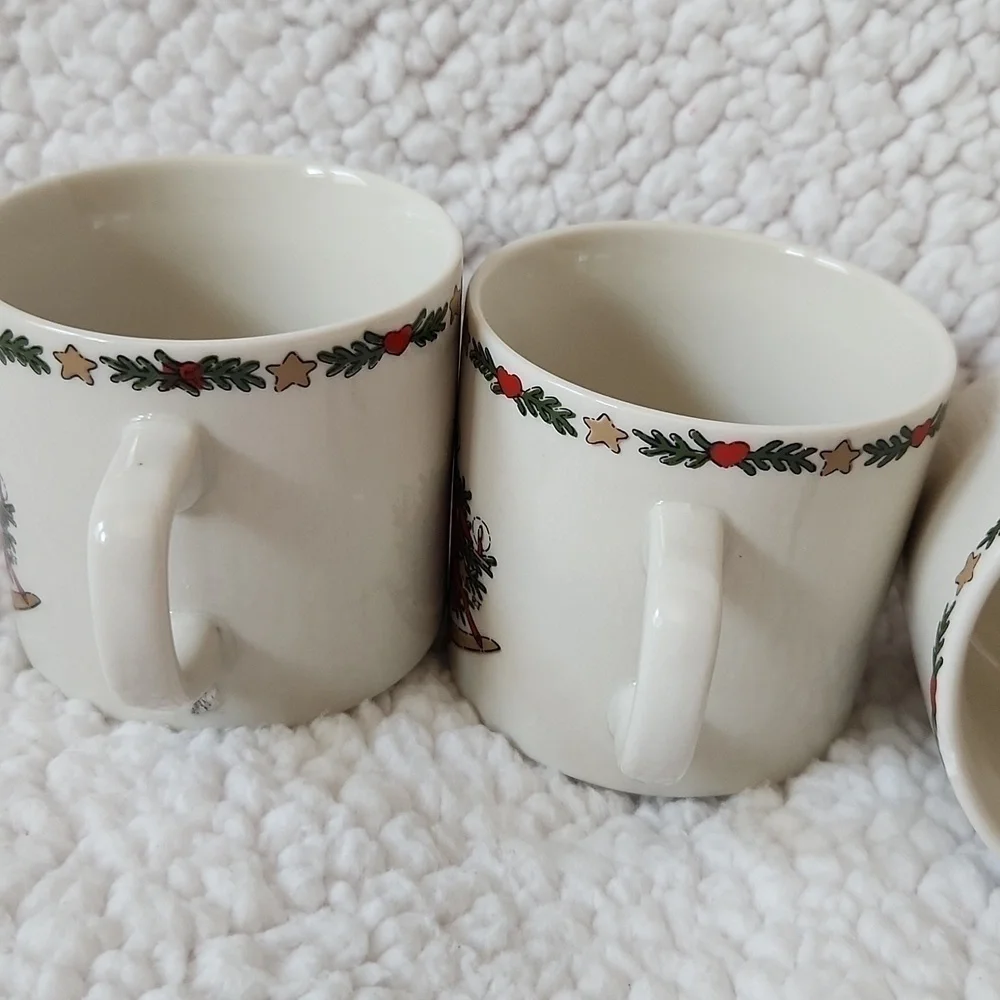 Vintage O' Christmas tree ceramic tea cups set of 4