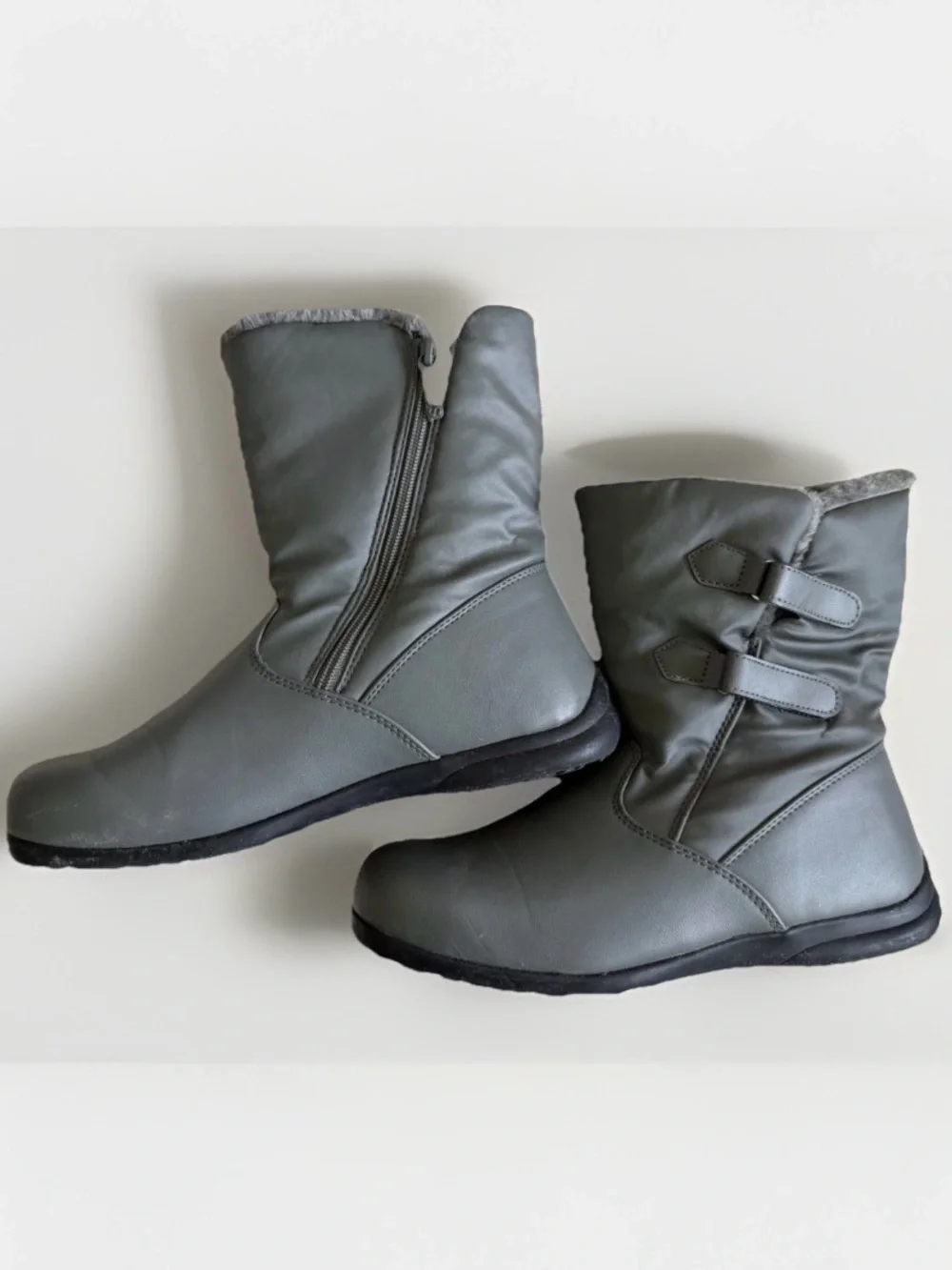 Totes Grey Faux Fur Lined Winter Boots Size 11M Utility Cabincore Minimalist