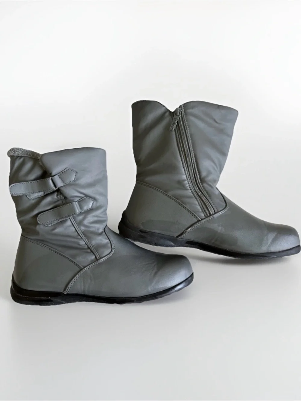 Totes Grey Faux Fur Lined Winter Boots Size 11M Utility Cabincore Minimalist