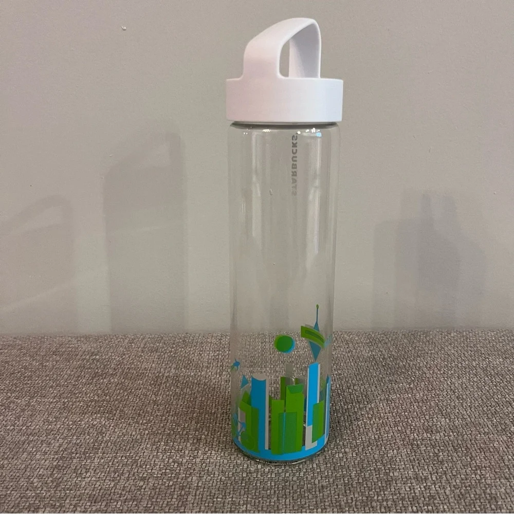 Starbucks Seattle You Are Here Collectable Glass Water Bottle 18.5 oz Travel Gym