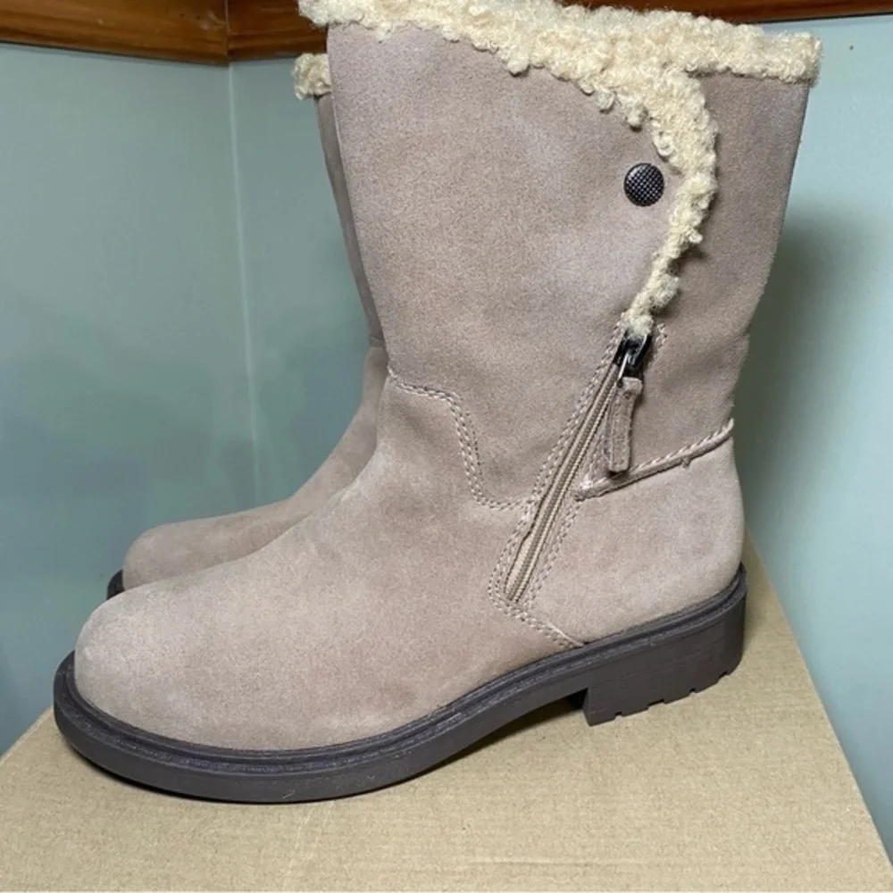Clarks‎ Lined Suede Mid Boots Opal Side Zip Women's Size 6 Beige Sherpa