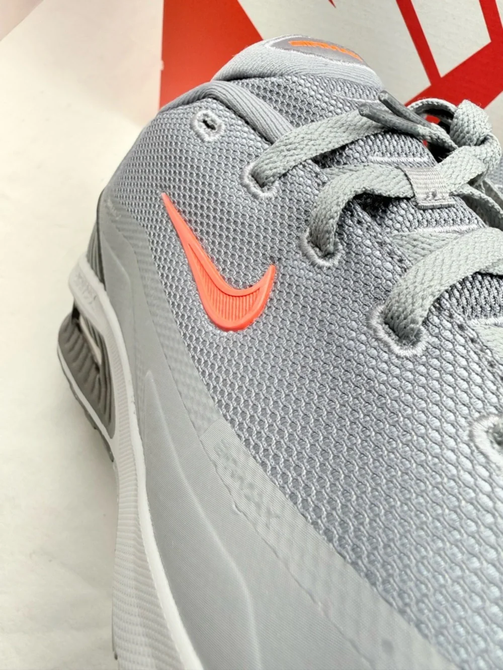Nike color grey crimson