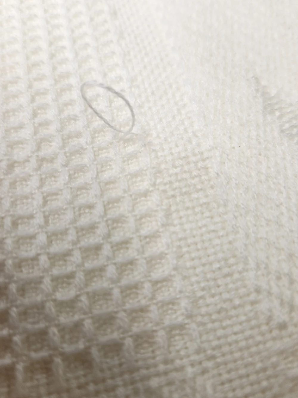 Vintage Ivory Waffle Knit Baby Blanket - Woven Cat Motif & Soft Fringe Throw