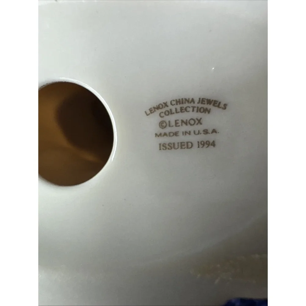 Lenox form holding