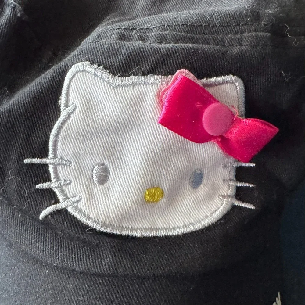 Hello Kitty touch see cute