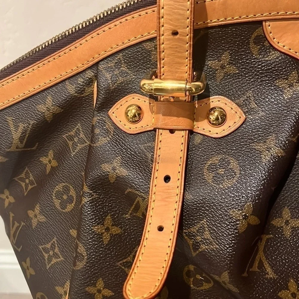LOUIS VUITTON Beautiful  Chic Vintage Monogram Tivoli GM Bag Authentic
