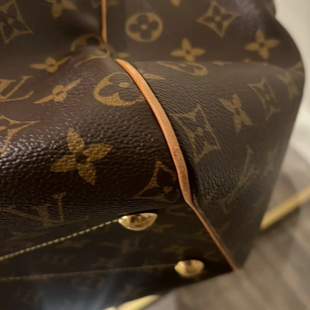 LOUIS VUITTON Beautiful  Chic Vintage Monogram Tivoli GM Bag Authentic
