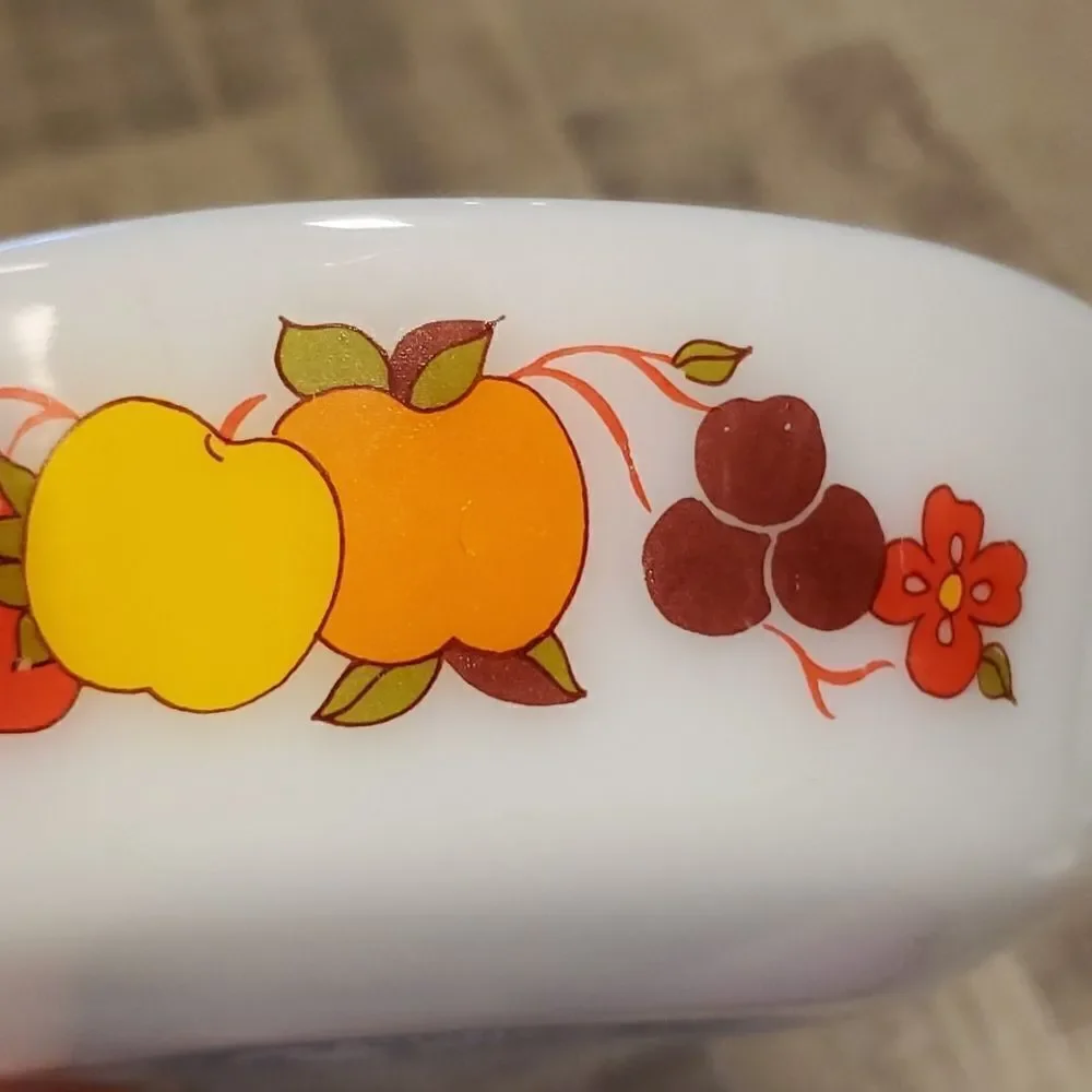 Vintage set milkglass