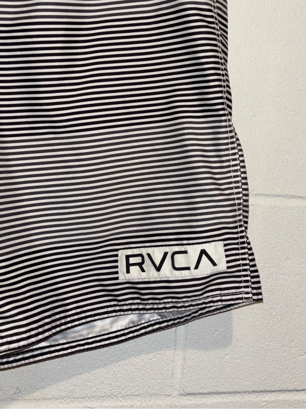 RVCA men’s tie