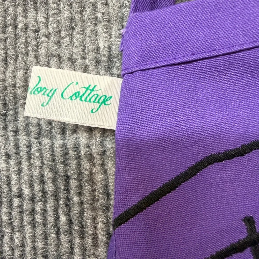 D.V. Resort Purple Graphic Apron Adjustable Neck Two Pockets Cotton Blend 1/96