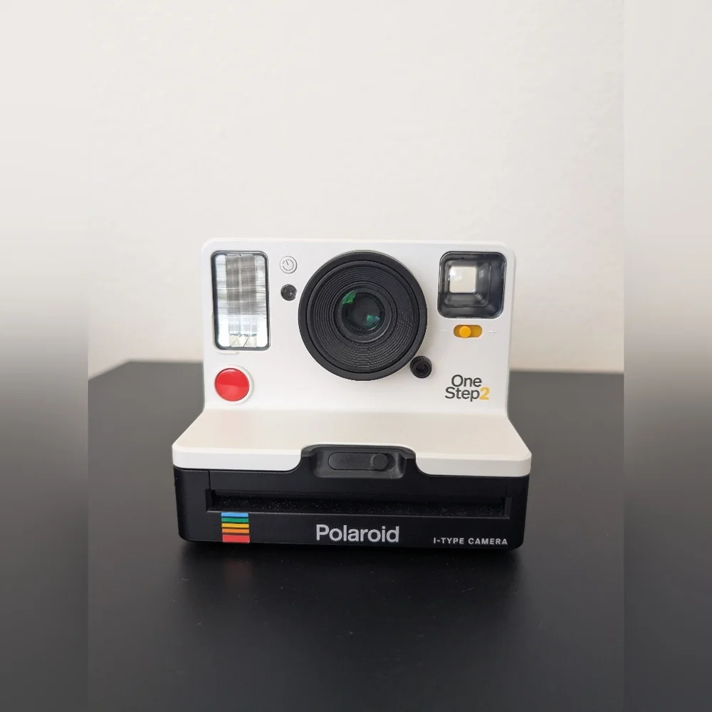 Polaroid OneStep 2 I-Type Instant Camera in White and Black W/film