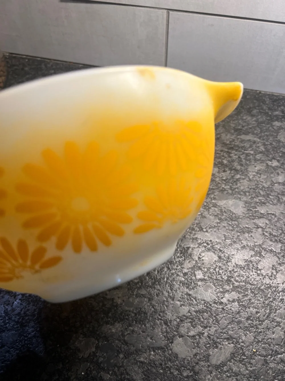 Pyrex bowl image