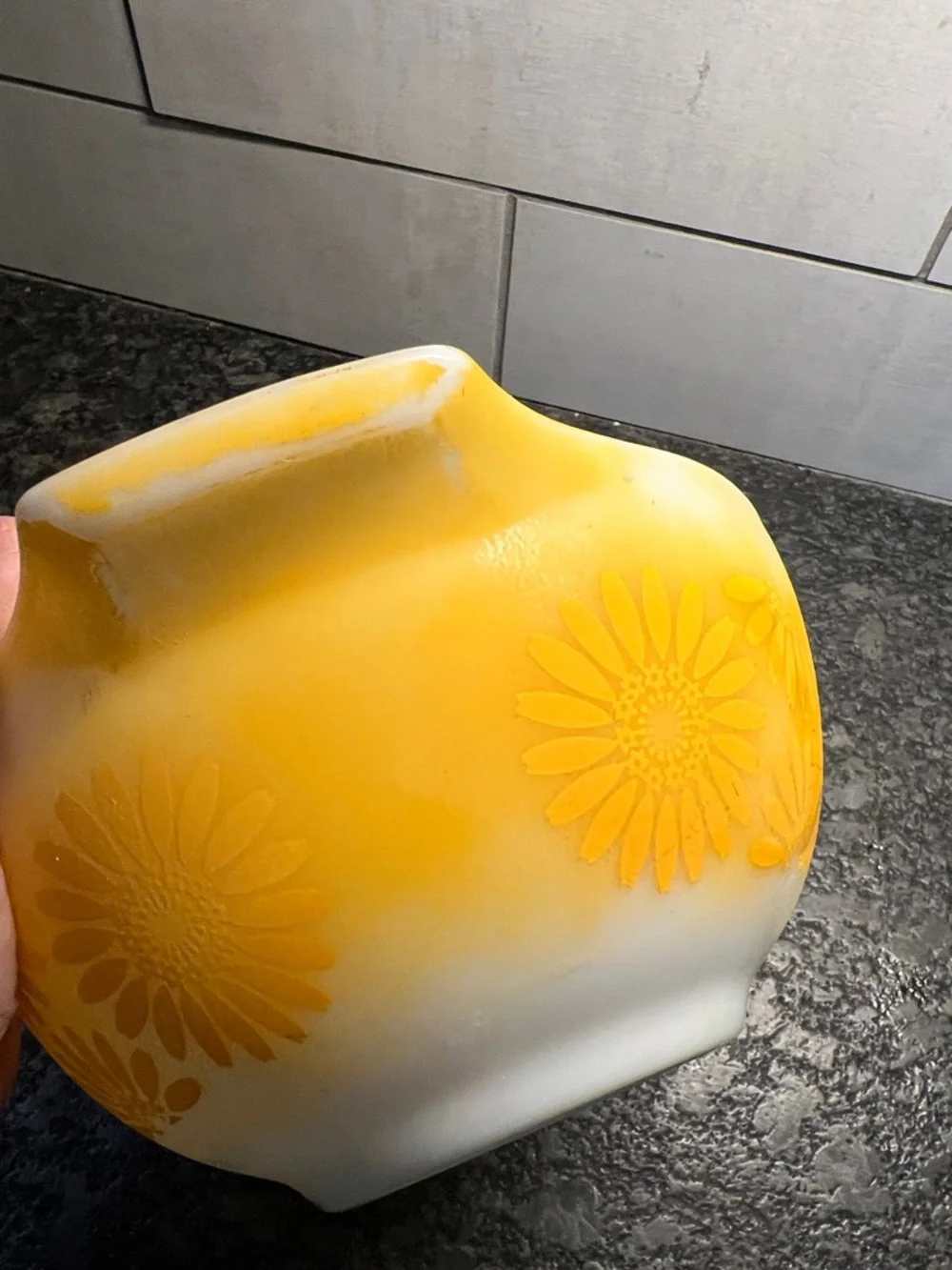 Pyrex bowl image