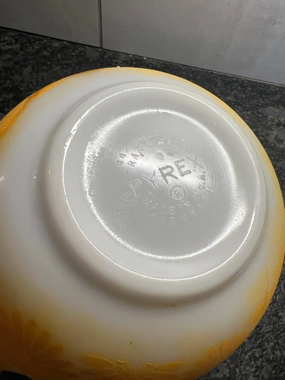 Pyrex bowl image