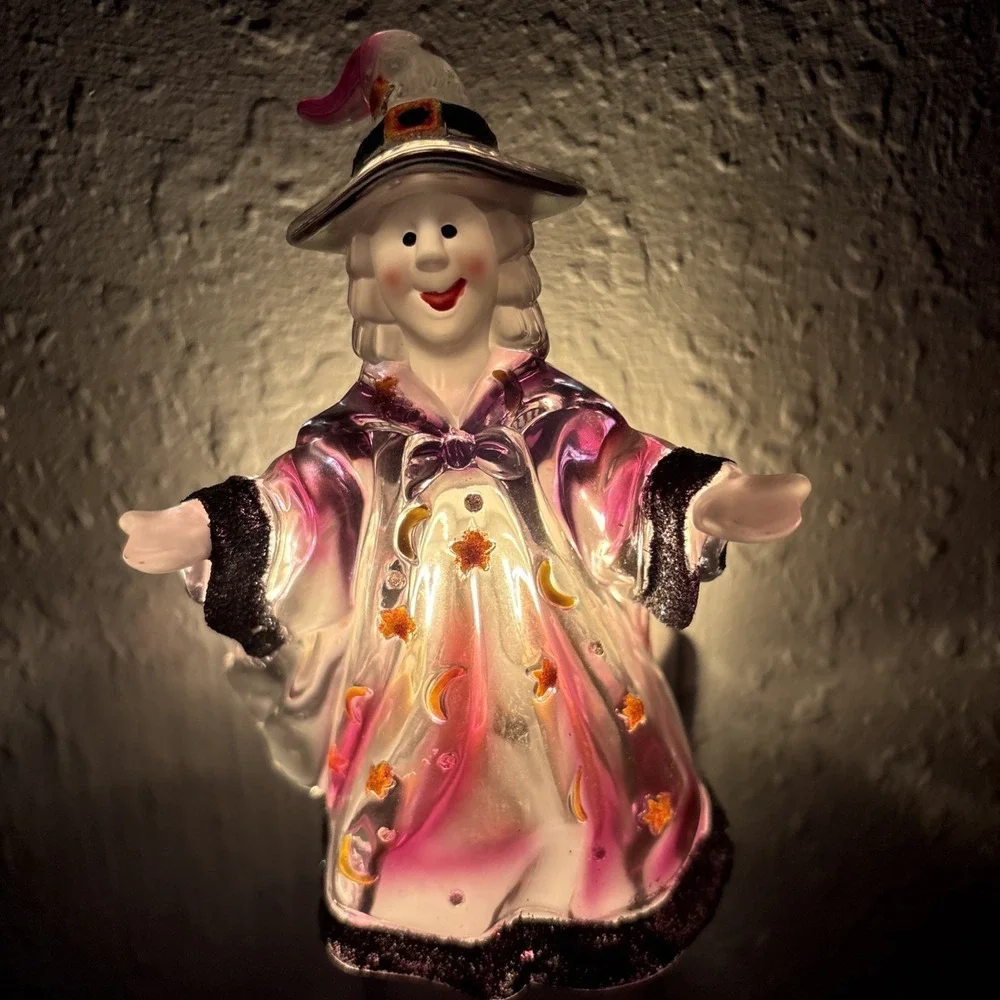 Heritage Mint light colorful festive